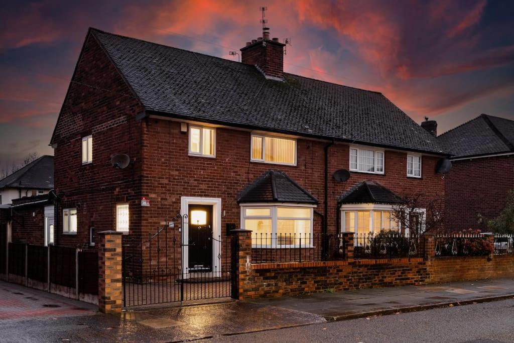Cressingham House Manchester Villa Exterior photo